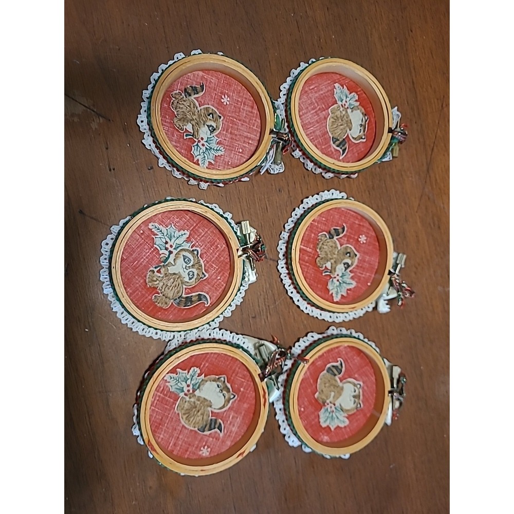 6 Handmade Raccoon Christmas Ornaments In Wooden Embroidery Hoops Lace Red - Picture 5 of 6